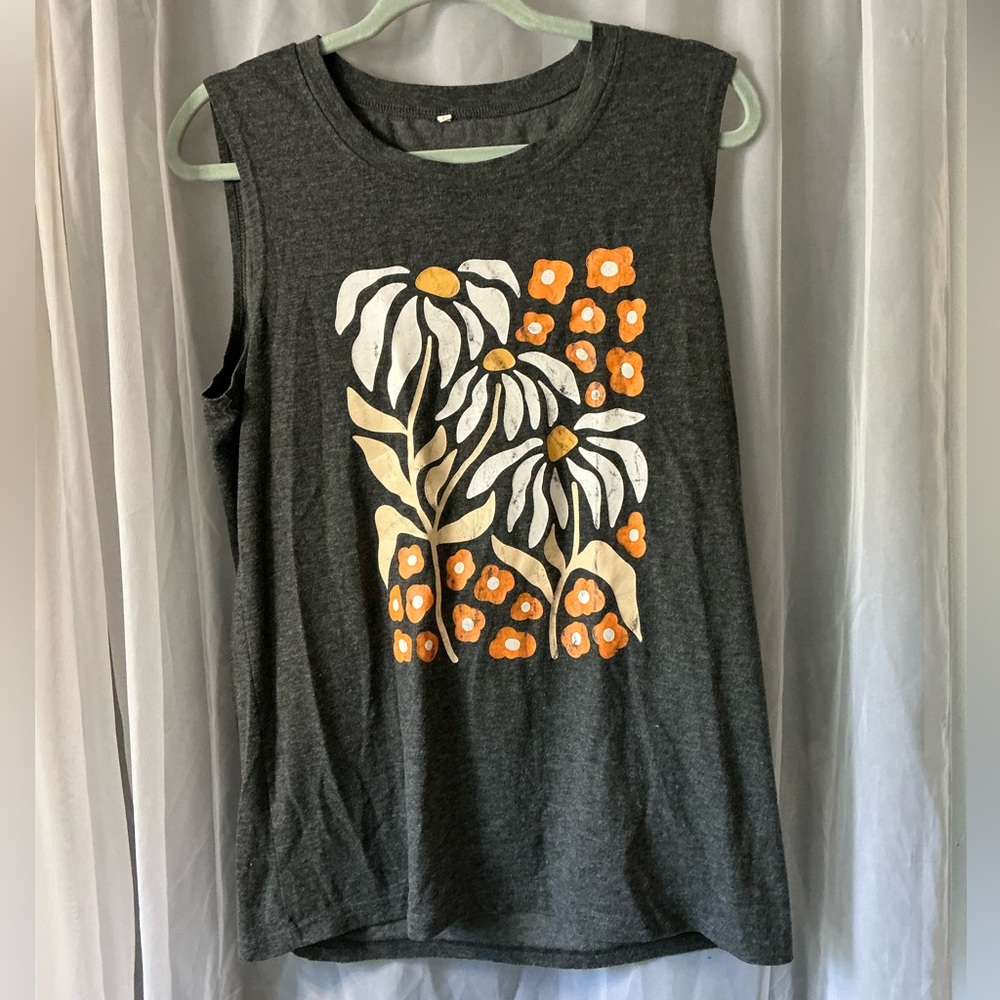 Floral Graphic Sleeveless Top - Gray size large